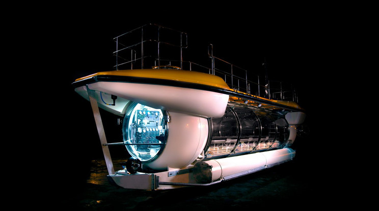 Rövidesen menetrendszerűen elindul a spanyol luxus tengeralattjáró, amely akár száz méter mélységben tárhatja fel az óceánok varázslatos világát / Fotó: Profimédia