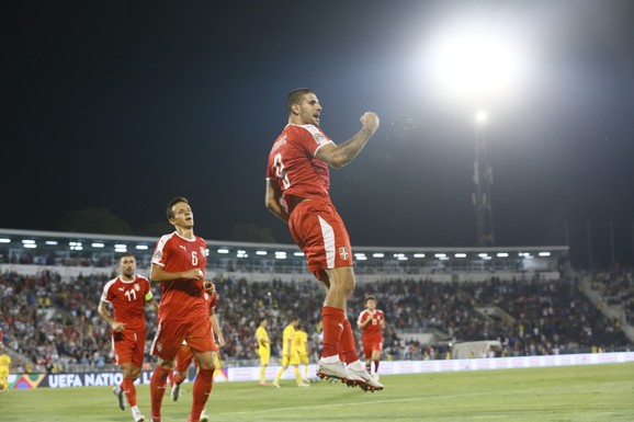 Aleksandar Mitrović slavi pogodak protiv Rumunije