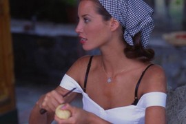 Modni svet je zaluđen novim TRENDOM koji se bazira na jednom POVRĆU: Da, dobro ste pročitali! Ova estetika ne može rečima da se objasni, mora da se OSETI