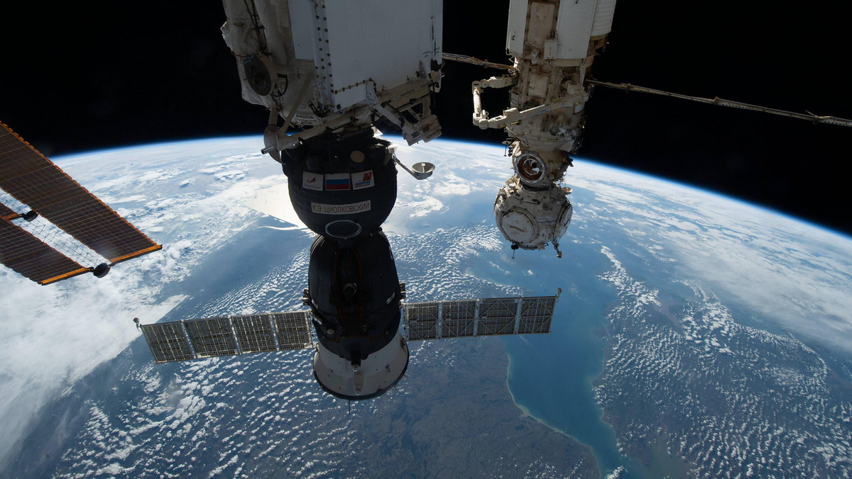 Rosjanie opóźniają ewakuację kosmonautów. "Urządzenia się topią"
