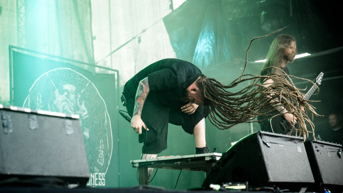 Założony w 1996 roku Decapitated przez lata budowali reputację jednego z międzynarodowych liderów swojego gatunku. W ciągu swojej ponad dwudziestoletniej kariery Decapitated wydali siedem albumów studyjnych, które są uważane za jedne z najbardziej wpływowych death-metalowych wydań XXI wieku.