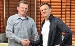 Kiedyś go pozwał, ale teraz zdobył się na piękny gest. Pazura pomaga swojemu sobowtórowi