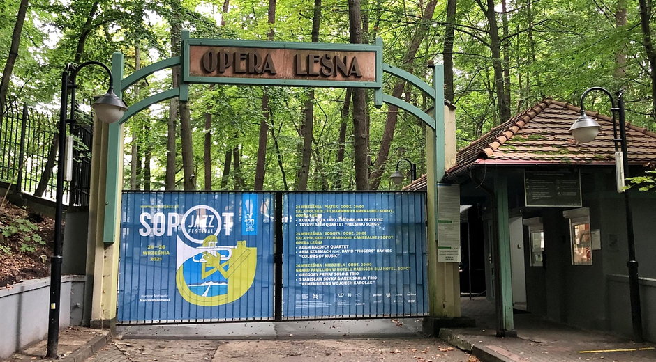 Opera Leśna jest kojarzona z odbywającym się tu corocznie festiwalem