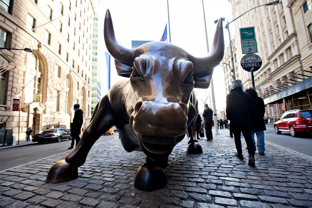 Analitycy z Wall Street są przekonani, że końcówka roku będzie bardzo dobra dla indeksu Standard & Poor’s 500. Z ankiety przeprowadzonej dla agencji Bloomberg wynika, że wskaźnik czeka największy wzrost w IV kwartale od 1998 roku.