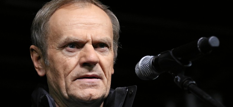 "Tusk szukał guzików, których nie miał". PiS bije filmikiem w szefa PO