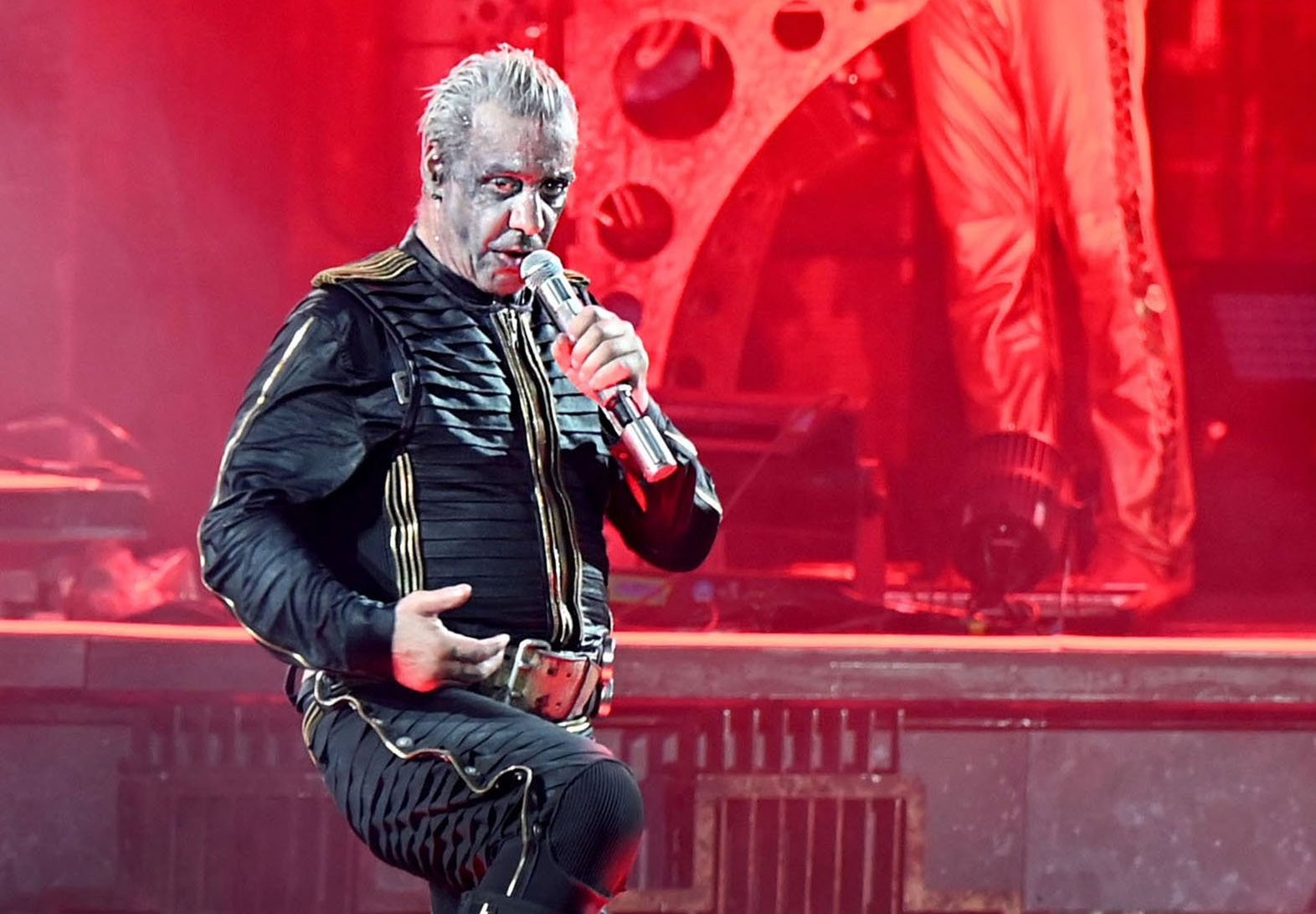 Frontman skupiny Rammstein Till Lindenmann.