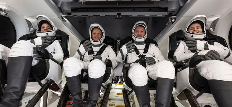 Astronauci SpaceX po sześciu miesiącach pobytu w Kosmosie wrócili na Ziemię