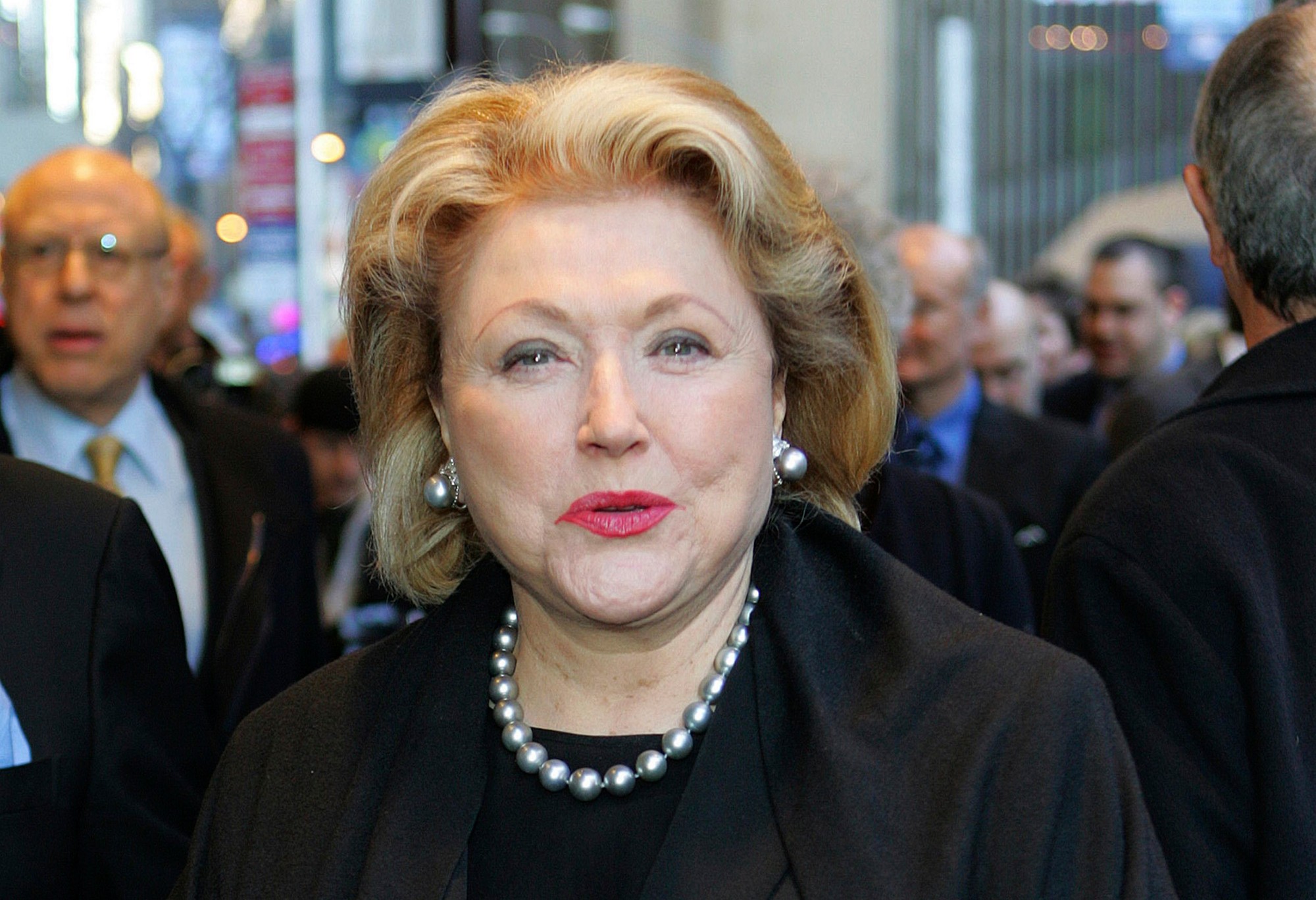 Zomrela britská a americká spisovateľka Barbara Taylor Bradfordová.