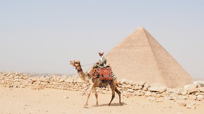 The Pyramids of Giza [Travel with a pen]