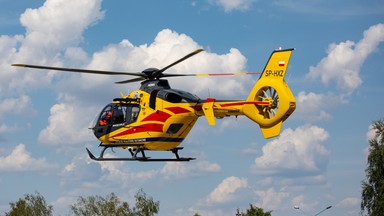 Drzewo przewróciło się na 15-latka. Został zabrany helikopterem do szpitala