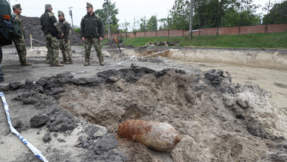 Friss hír: sikerült hatástalanítani a Bozsik Stadionnál talált bombát