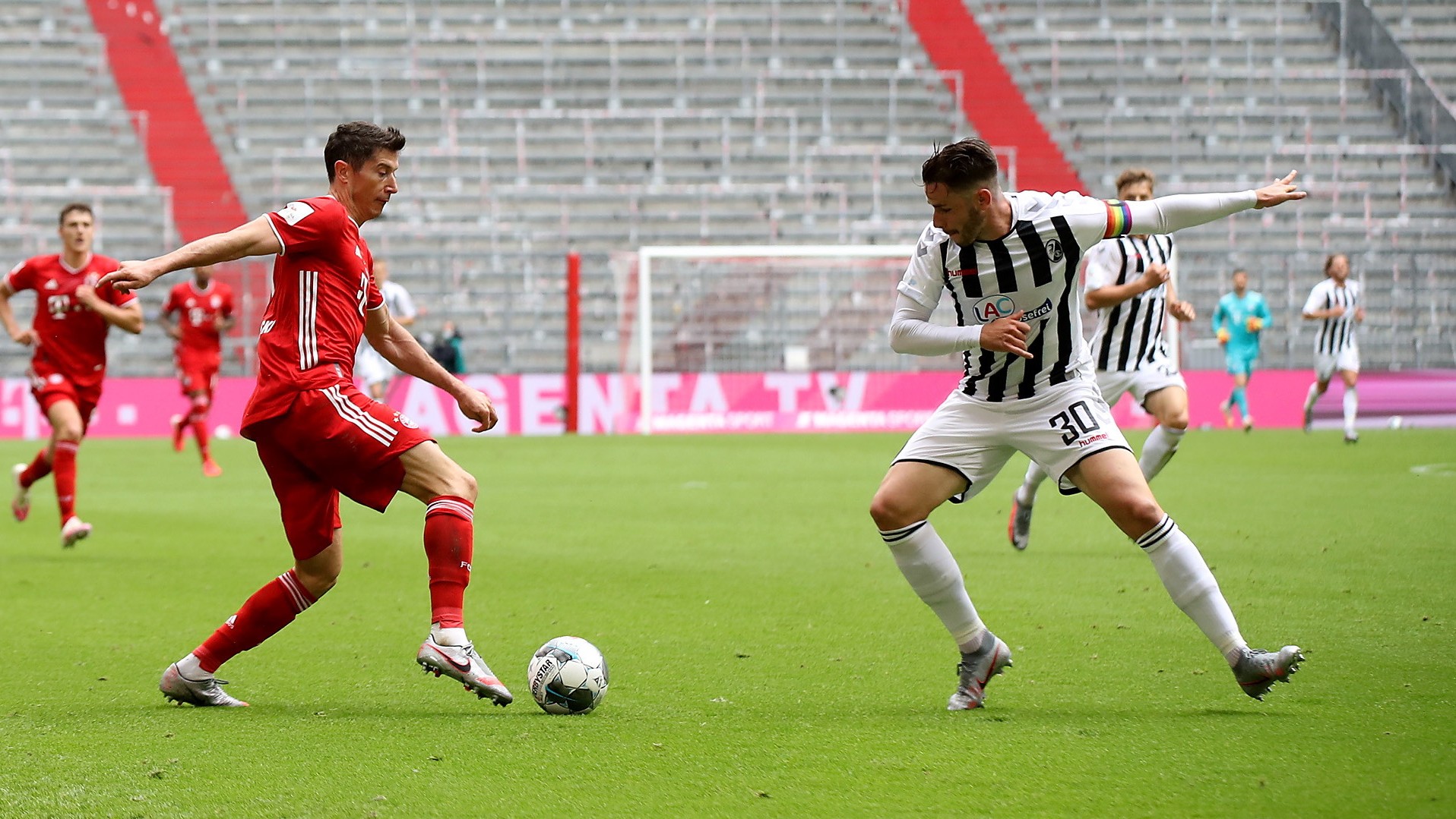 Bayern Freiburg Gol Roberta Lewandowskiego Pilka Nozna