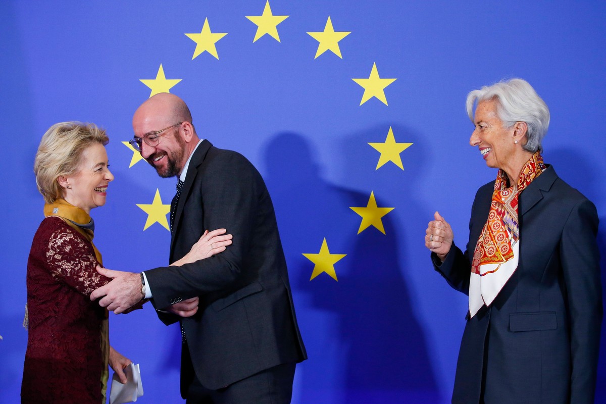 Przyznanie najwyższych stanowisk przez Radę Europejską w 2019 r. było nowatorskie i niepokojące. Nie podjęto żadnych wysiłków, aby zapewnić reprezentację regionalną. Wszystko wzięła stara Unia. Szefową KE jest Niemka Ursula von der Leyen, przewodniczącym Rady Europejskiej Belg Charles Michel, a EBC Francuzka Christine Lagarde