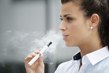 Ártalmas, vagy valóban jó? Tévhitek az e-cigarettáról