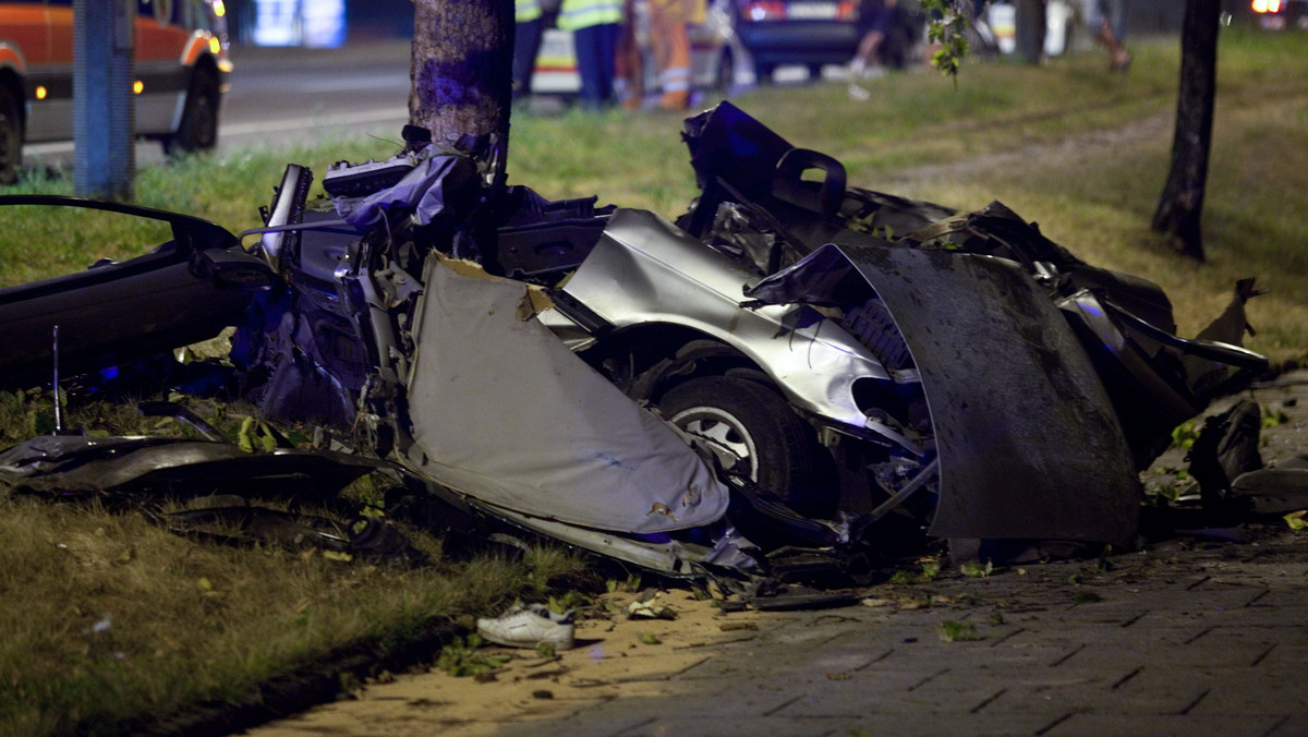 Policja pod nadzorem prokuratury wyjaśnia przyczyny piątkowego wypadku na Śmigłego Rydza przy Tymienieckiego.