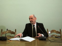 Macierewicz: Raport MAK i raport Millera sfałszowane