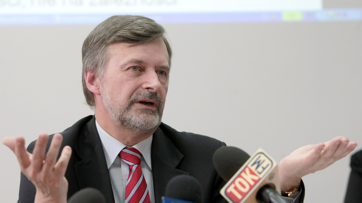 Klub SLD opowiada się za tym, by komisje pracowały nad wszystkim projektami ustaw dotyczących dopalaczy, które trafiły do Sejmu - mówił podczas debaty Marek Balicki (SLD).