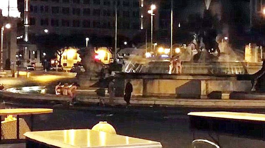 Orgijanje u fontani kao u doba starog Rima