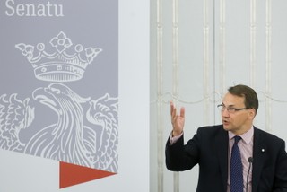 Praca w dyplomacji? Dla kelnerki, przedsiębiorcy, plastyka. Bez konkursów i języków