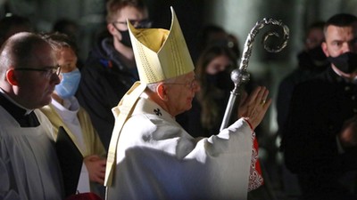 Abp Marek Jędraszewski podczas pasterki w kopalni soli w Wieliczce