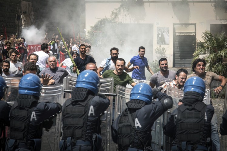 Kasia Smutniak oraz Steffano Accorsi w filmie 'Made In Italy'. W kinach 25 maja