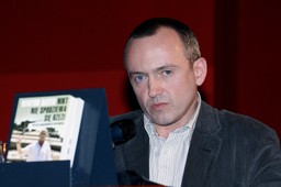 pierwszy poinformował o katastrofie smoleńskiej. "wiktor, nie ma co zbierać"