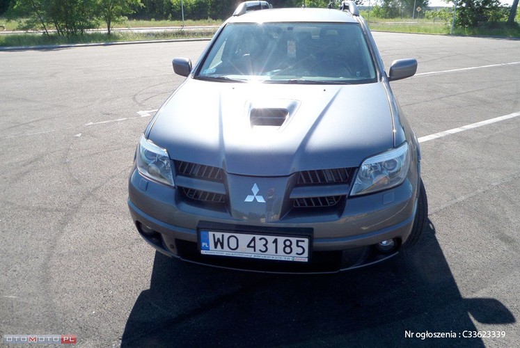 Mitsubishi outlander - 10. miejsce wśród najpopularniejszych używanych samochodów typu SUV w cenie do 30 tys. zł