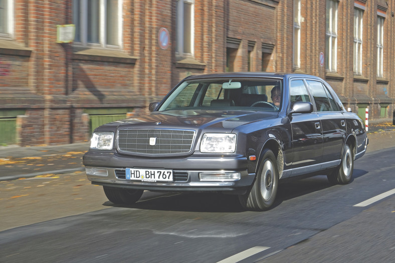 Toyota Century II - drzwi do władzy