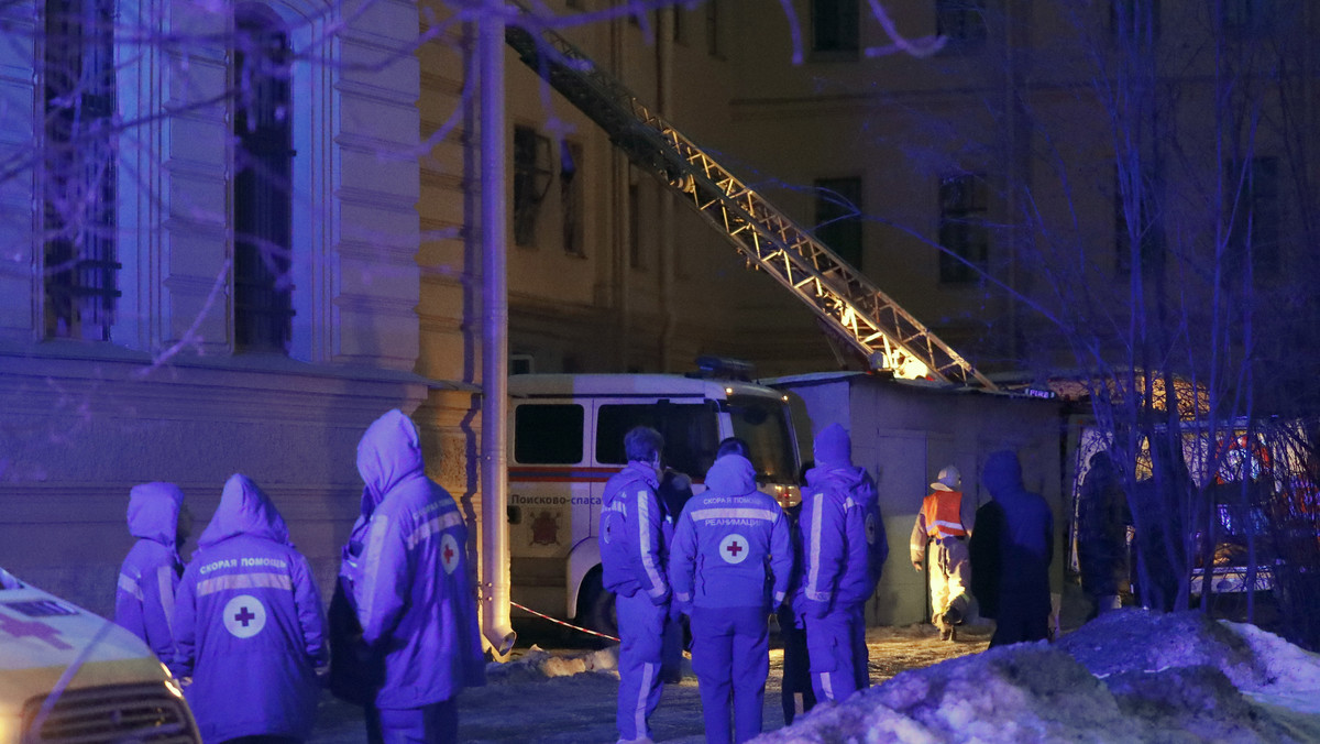 Rosja: ludzie pod gruzami zawalonego stropu na uczelni w Petersburgu