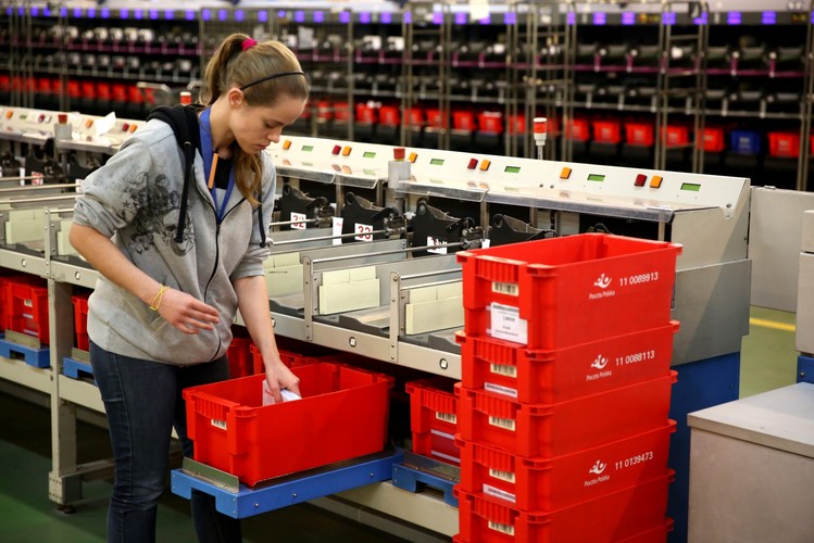 Warszawska sortownia listów i paczek należąca do Poczty Polskiej. <br><br>(zuz) PAP/Tomasz Gzell