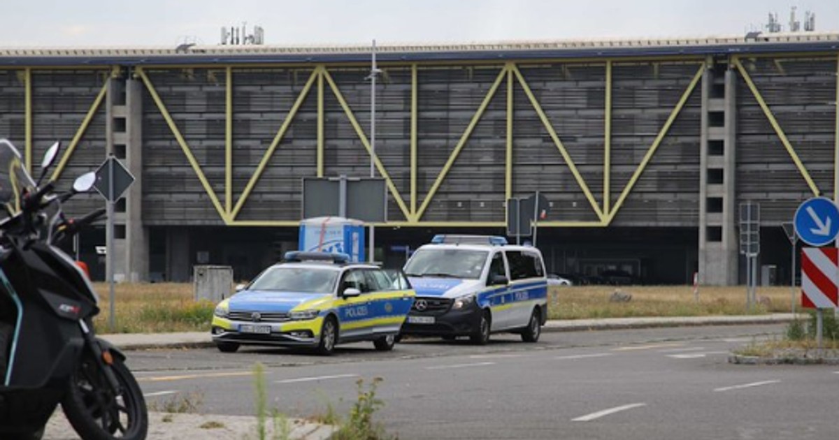 Dron z ładunkiem wybuchowym nad lotniskiem w Lipsku – kryzys bezpieczeństwa