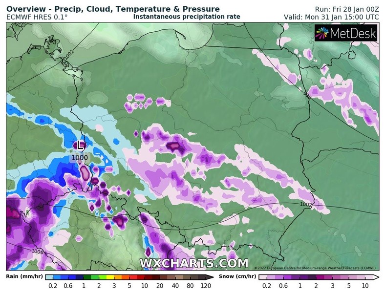 Początek tygodnia przyniesie opady śniegu