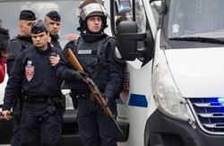 Francja utrzymuje najwyższy stopień alarmu antyterrorystycznego