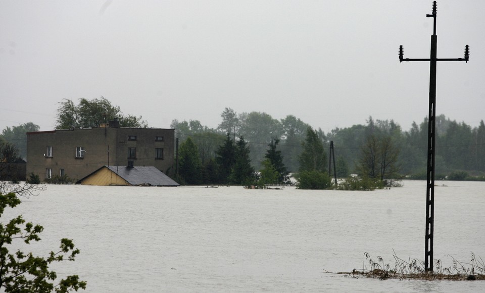 BIERUŃ POWÓDŹ EWAKUACJA