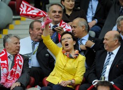 Ewa Kopacz wysłała SMS-a do Adama Nawałki. Wiemy, co premier napisała do selekcjonera