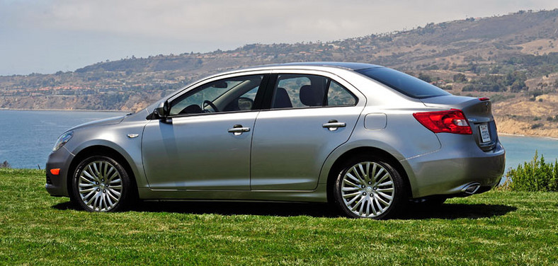 Tokio 2009:  Suzuki Kizashi będzie sprzedawane najpierw w Japonii