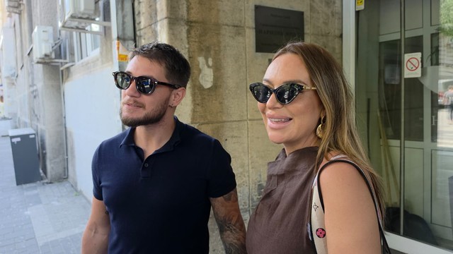 Joca Stefanović izveo suprugu i sina iz porodilišta