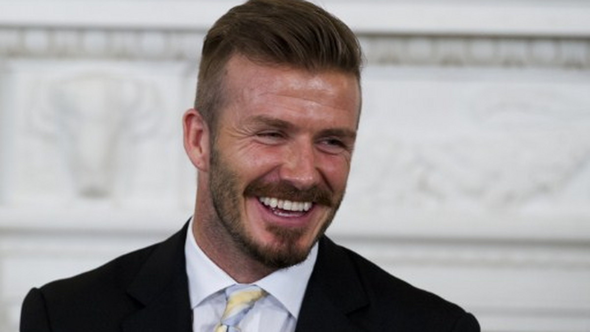 David Beckham musiał sie pogodzić z obniżką swoich zarobków w Los Angeles Galaxy. Anglik w Kalifornii zarobi dwa mln dolarów mniej niż w poprzednim sezonie.