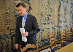 Błaszczak kpi z planów Tuska: Feng Shui nie zadziała
