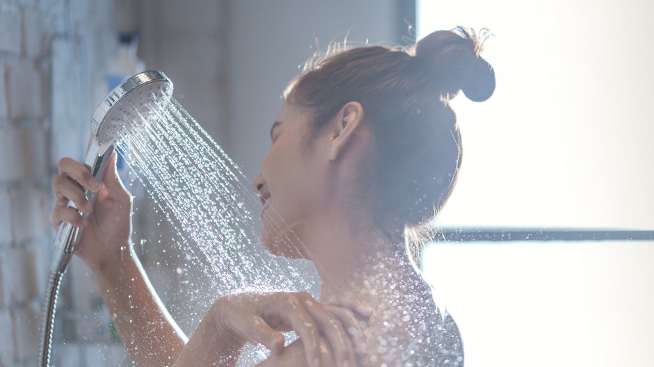 8 rzeczy, które dzieją się z twoim ciałem, gdy zbyt często bierzesz prysznic