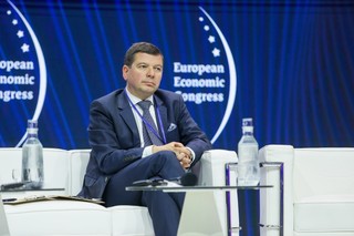 Trojanowski: Trudno konkurować z firmami z niedemokratycznych krajów [WYWIAD]