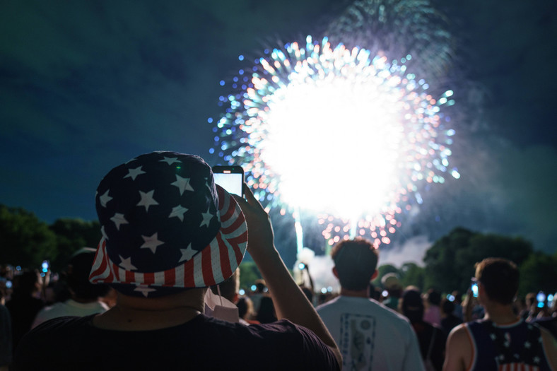 Tradycyjny pokaz fajerwerków z okazji 4 lipca, USA, 2023 r.