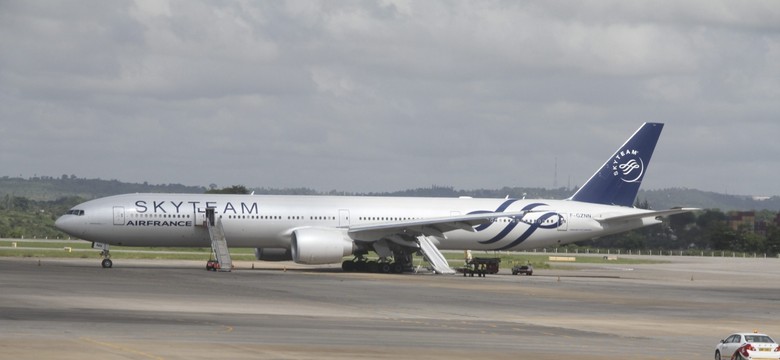 Awaryjne lądowanie samolotu Air France. Na pokładzie była bomba? [AKTUALIZACJA]