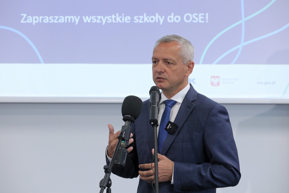 Warszawa, 28.08.2020. Minister cyfryzacji Marek Zagórski podczas konferencji prasowej "Ogólnopolska Sieć Edukacyjna: szybki internet w szkołach, sprzęt dla uczniów i nauczycieli - działania Ministerstwa Cyfryzacji i NASK", 28 bm. w siedzibie NASK w Warszawie. (sko) PAP/Paweł Supernak