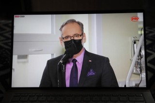 Skąd biorą się nowe zakażenia koronawirusem? Niedzielski o najnowszym raporcie sanepidu