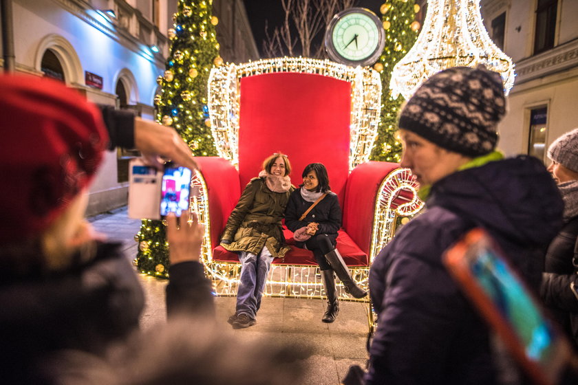 Świąteczna iluminacja na Piotrkowskiej w Łodzi