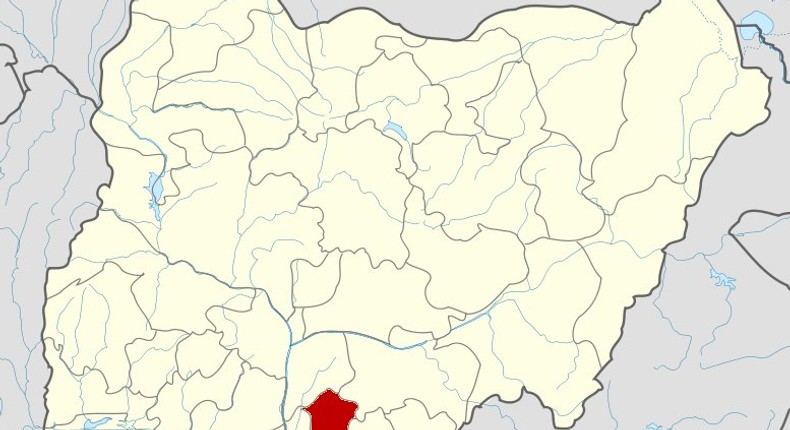 Nigeria map showing Enugu State in red