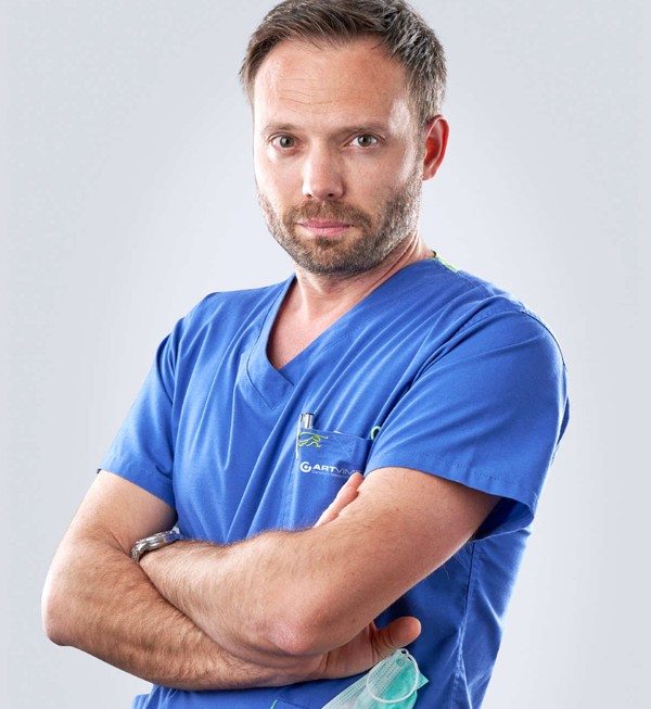 Dr n. med Marcin Mika