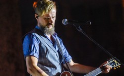 Organek: Społeczeństwo złożone z ludzi bezbarwnych da się zawsze wykorzystywać politykom