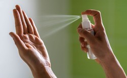 Środki zapobiegające COVID-19 chronią też przed innymi wirusami. Wyniki badań